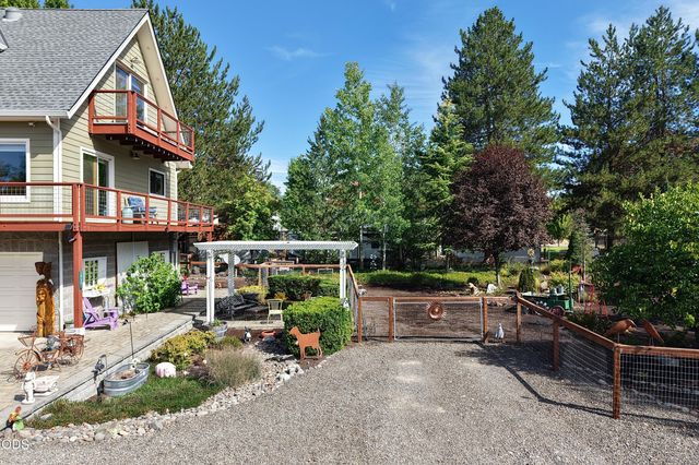 20551 Highway 62, Shady Cove, OR 97539