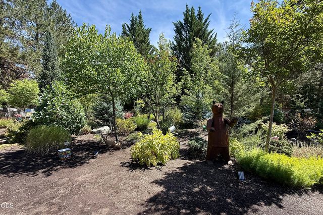 20551 Highway 62, Shady Cove, OR 97539