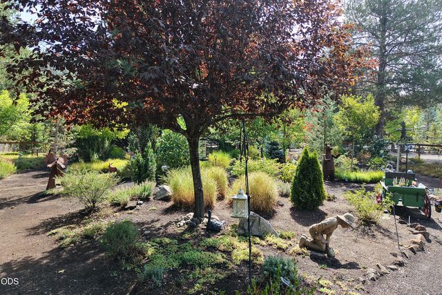 20551 Highway 62, Shady Cove, OR 97539