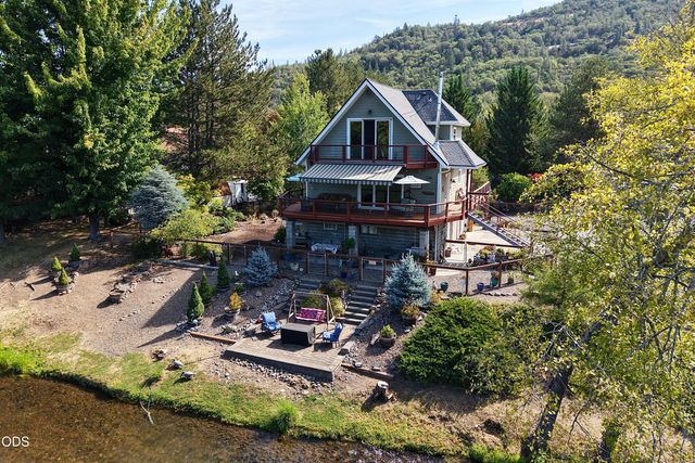 20551 Highway 62, Shady Cove, OR 97539