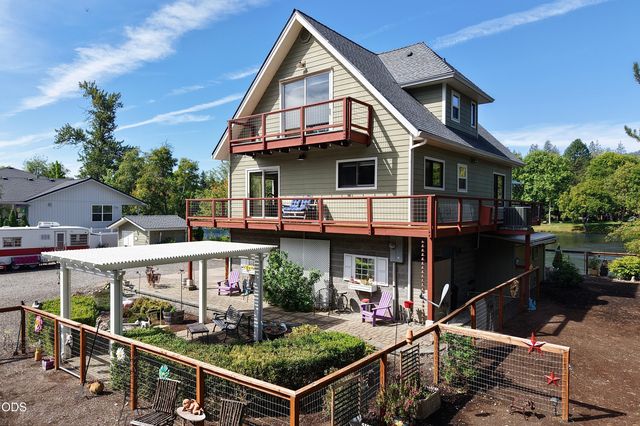 20551 Highway 62, Shady Cove, OR 97539