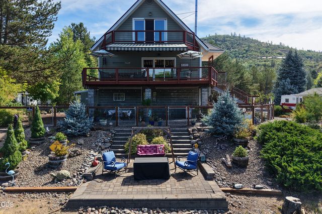 20551 Highway 62, Shady Cove, OR 97539
