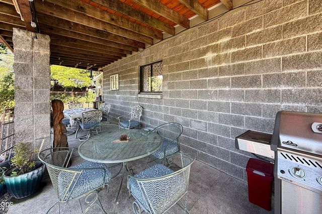 20551 Highway 62, Shady Cove, OR 97539