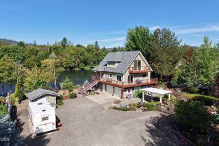 20551 Highway 62, Shady Cove, OR 97539