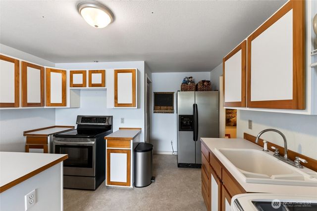 6513 27th Lane SE, Lacey, WA 98503