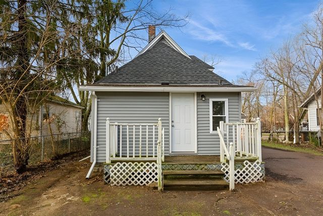 979 Lavette Avenue, Benton Harbor, MI 49022