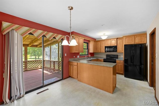 6201 Heritage Station Road, Belleville, IL 62223