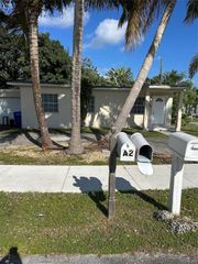 5635 Grant St, Hollywood, FL 33021