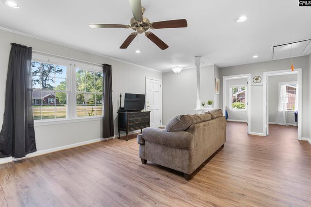 607 E Hampton, Olanta, SC 29114