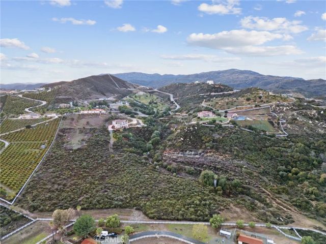 21903 Los Robles, Murrieta, CA 92562