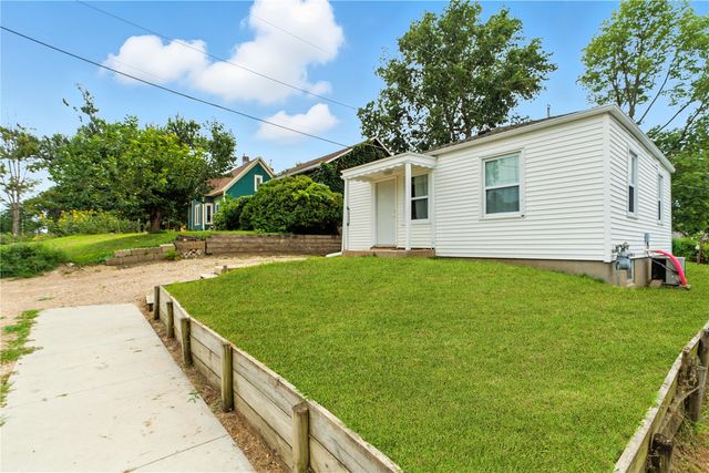 517 18Th St, Cedar Rapids, IA 52402