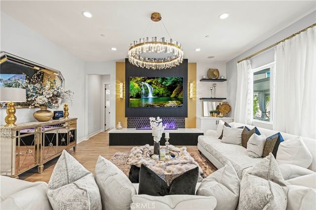 28618 Bloom, Saugus, CA 91350