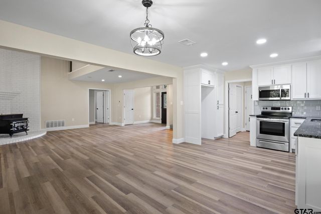 366 County Road 1740, Mt Pleasant, TX 75455