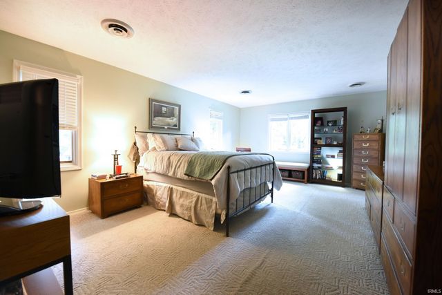1306 Clayton Drive, South Bend, IN 46614