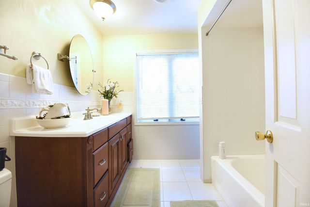1306 Clayton Drive, South Bend, IN 46614