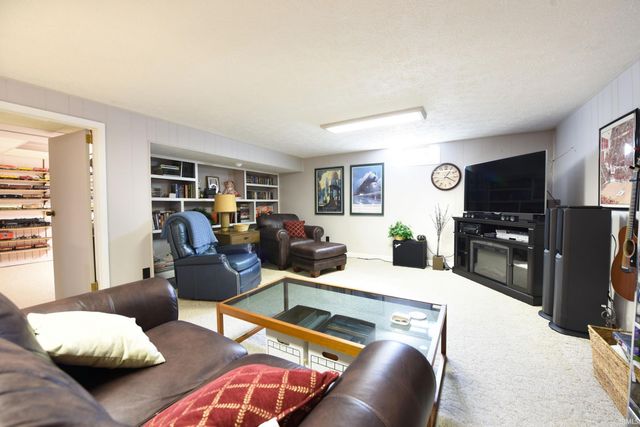 1306 Clayton Drive, South Bend, IN 46614