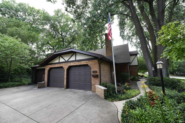 1306 Clayton Drive, South Bend, IN 46614