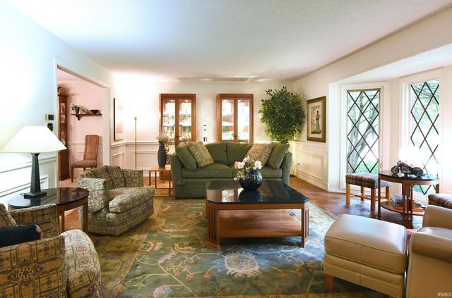 1306 Clayton Drive, South Bend, IN 46614
