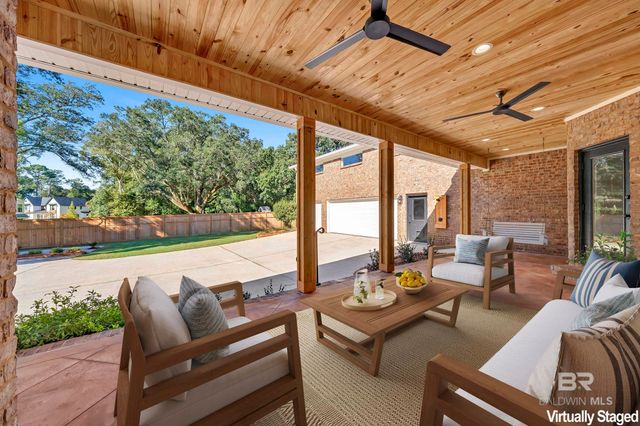 253 Blue Island Street, Fairhope, AL 36532