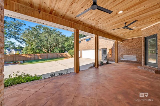 253 Blue Island Street, Fairhope, AL 36532