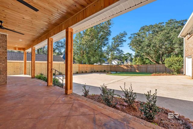 253 Blue Island Street, Fairhope, AL 36532