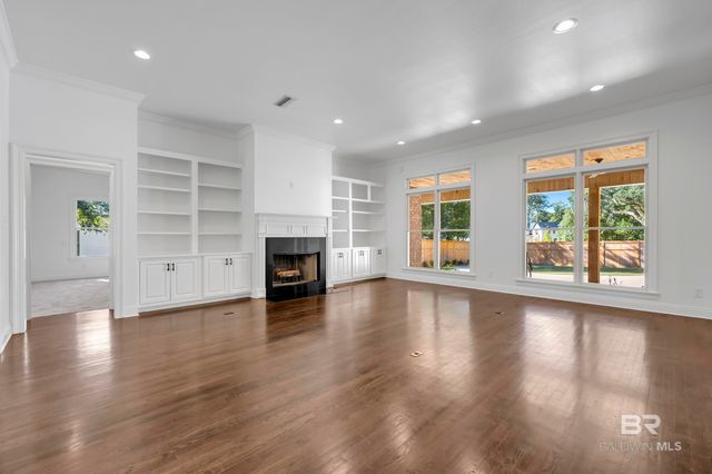 253 Blue Island Street, Fairhope, AL 36532