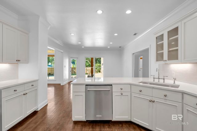 253 Blue Island Street, Fairhope, AL 36532