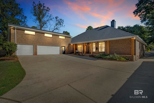 253 Blue Island Street, Fairhope, AL 36532