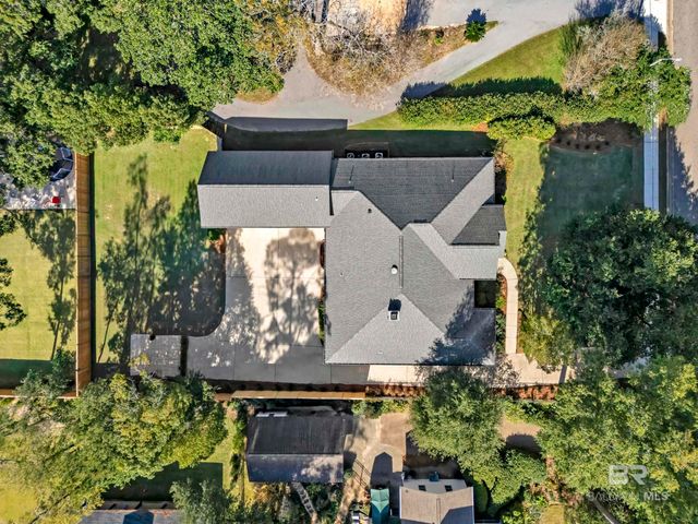 253 Blue Island Street, Fairhope, AL 36532