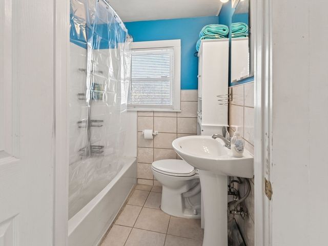 372 Litchfield St, Leominster, MA 01453