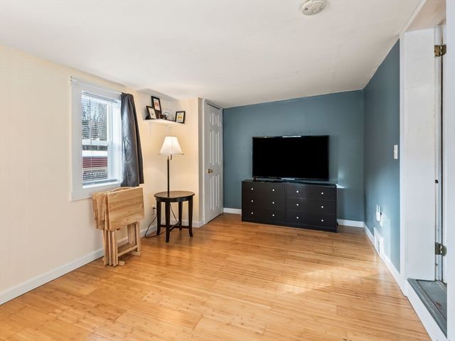 372 Litchfield St, Leominster, MA 01453