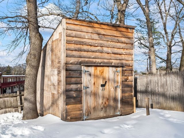 372 Litchfield St, Leominster, MA 01453