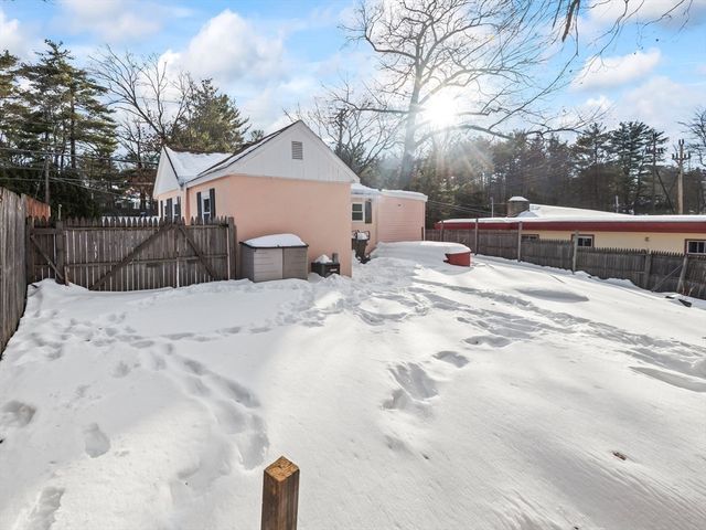 372 Litchfield St, Leominster, MA 01453
