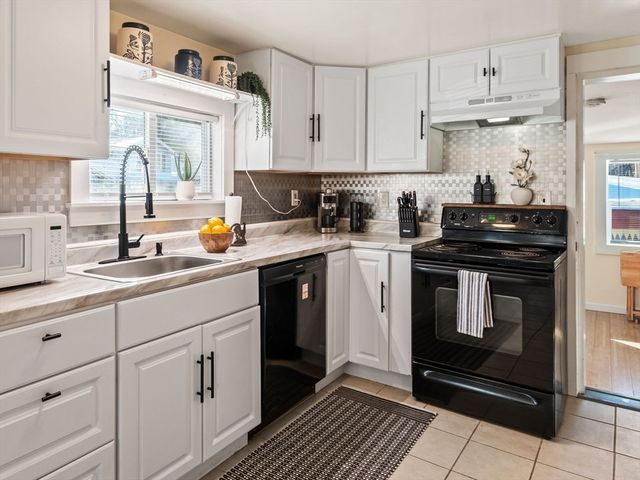 372 Litchfield St, Leominster, MA 01453