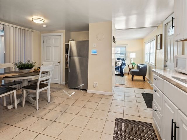 372 Litchfield St, Leominster, MA 01453