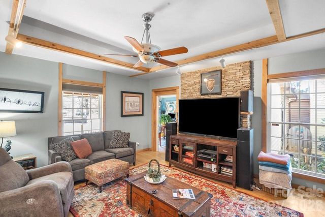 1307 Oakridge Farm Highway, Mooresville, NC 28115