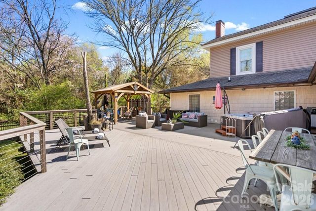 1307 Oakridge Farm Highway, Mooresville, NC 28115