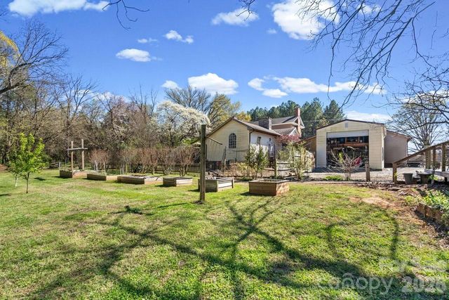 1307 Oakridge Farm Highway, Mooresville, NC 28115