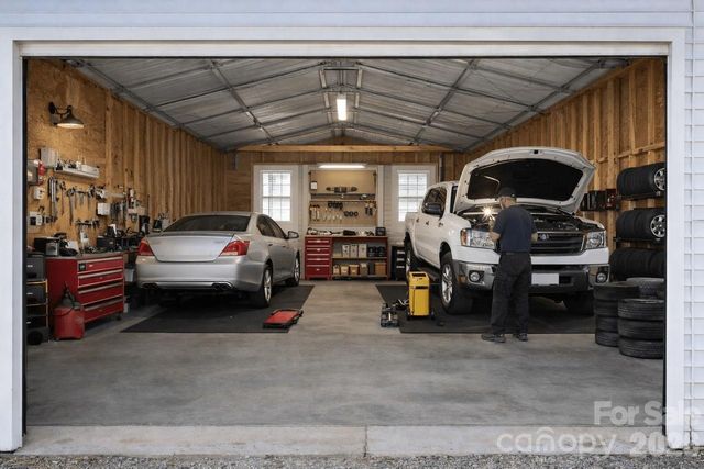 1307 Oakridge Farm Highway, Mooresville, NC 28115