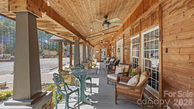 1307 Oakridge Farm Highway, Mooresville, NC 28115