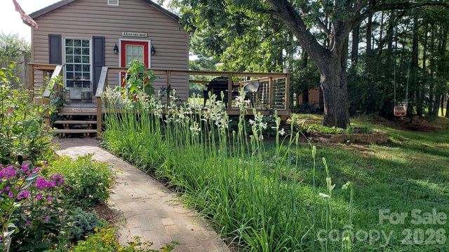 1307 Oakridge Farm Highway, Mooresville, NC 28115
