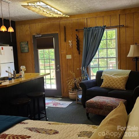 1307 Oakridge Farm Highway, Mooresville, NC 28115