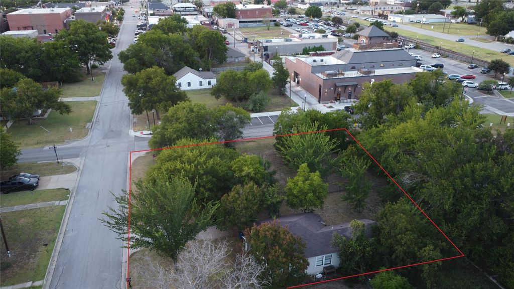 229 WILSON Street, Burleson, TX 76028