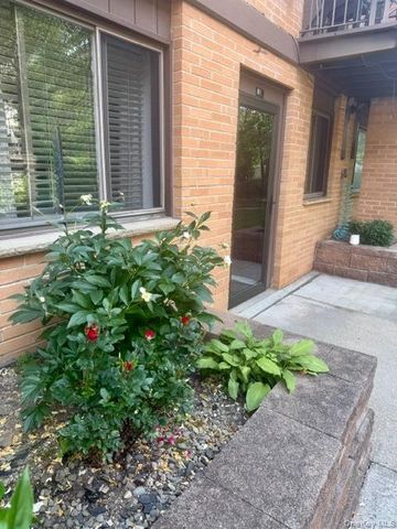 10 Oakwood Terrace 101, New Windsor, NY 12553
