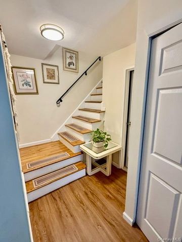 10 Oakwood Terrace 101, New Windsor, NY 12553