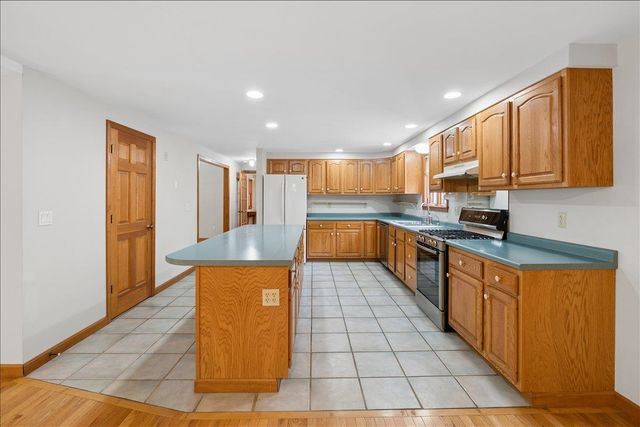 27 Rouleau Drive, Somersworth, NH 03878