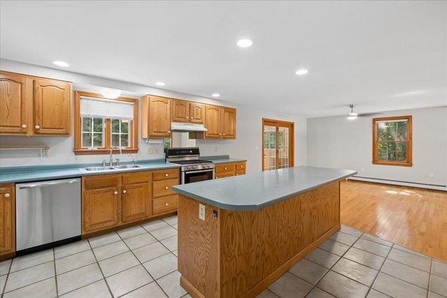 27 Rouleau Drive, Somersworth, NH 03878