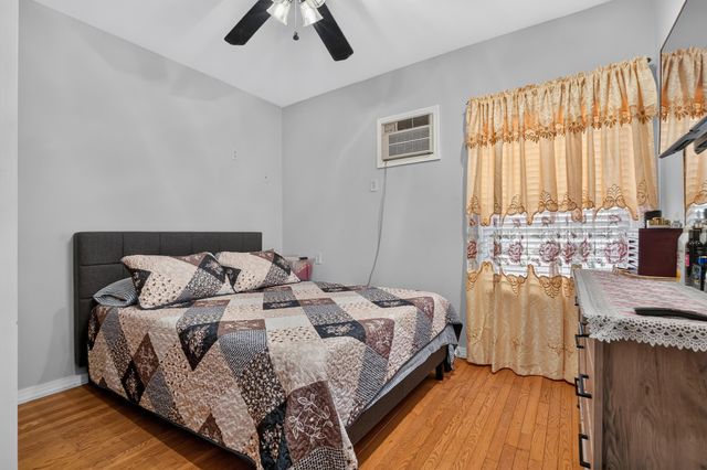 127 WEST 55TH ST, Bayonne, NJ 07002