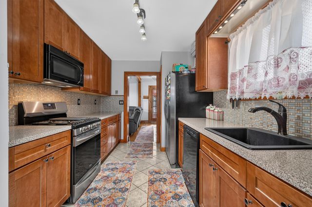 127 WEST 55TH ST, Bayonne, NJ 07002