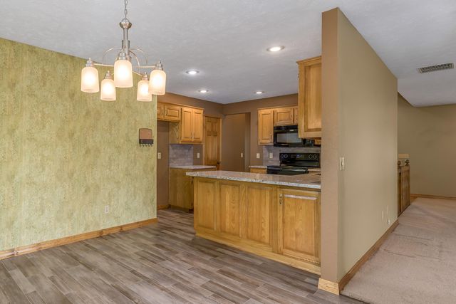 4602 S Forest Avenue, Springfield, MO 65810
